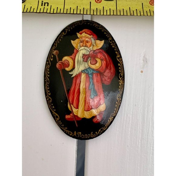 VINTAGE RUSSIAN HAND PAINTED LACQUER BROOCH - St.N - Picture 1 of 3